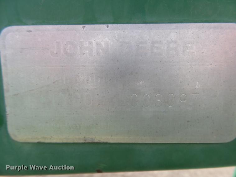 image for item DC3761 1989 John Deere 855 MFWD tractor