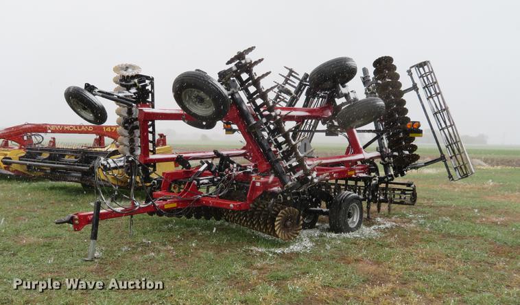image for item DF9846 Case IH 330 Turbo vertical tillage