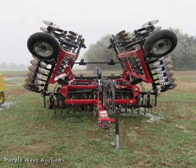 image for item DF9846 Case IH 330 Turbo vertical tillage