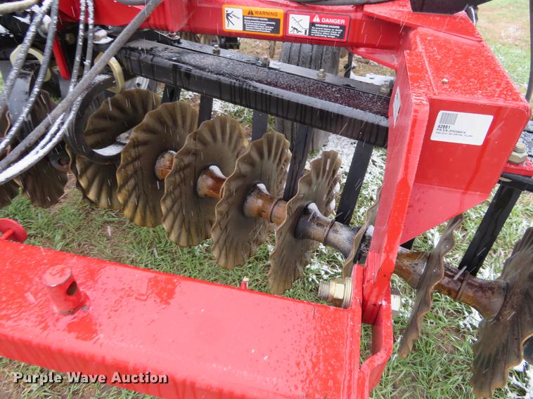 image for item DF9846 Case IH 330 Turbo vertical tillage