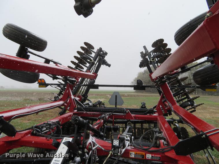 image for item DF9846 Case IH 330 Turbo vertical tillage