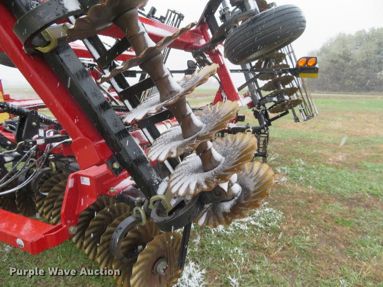 image for item DF9846 Case IH 330 Turbo vertical tillage