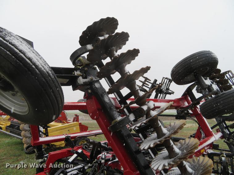 image for item DF9846 Case IH 330 Turbo vertical tillage