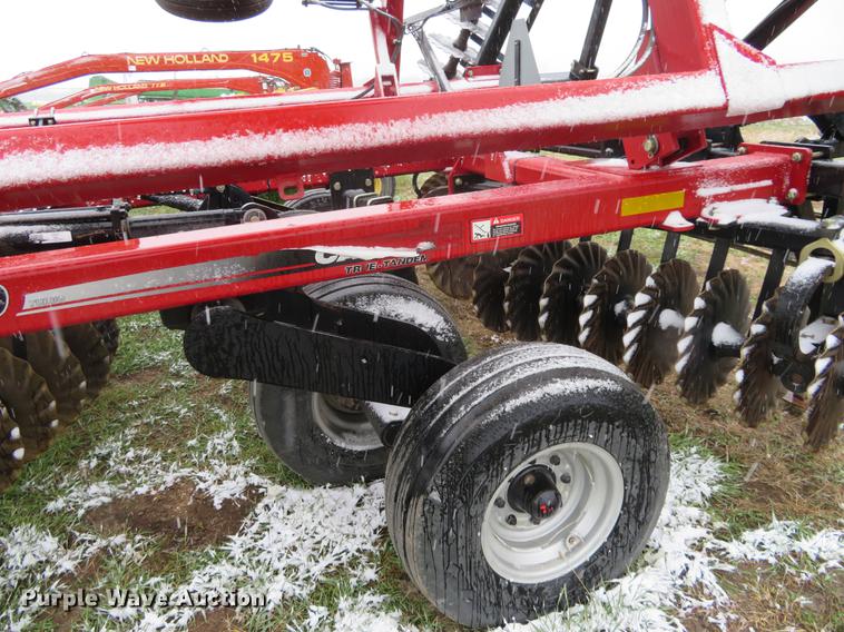 image for item DF9846 Case IH 330 Turbo vertical tillage
