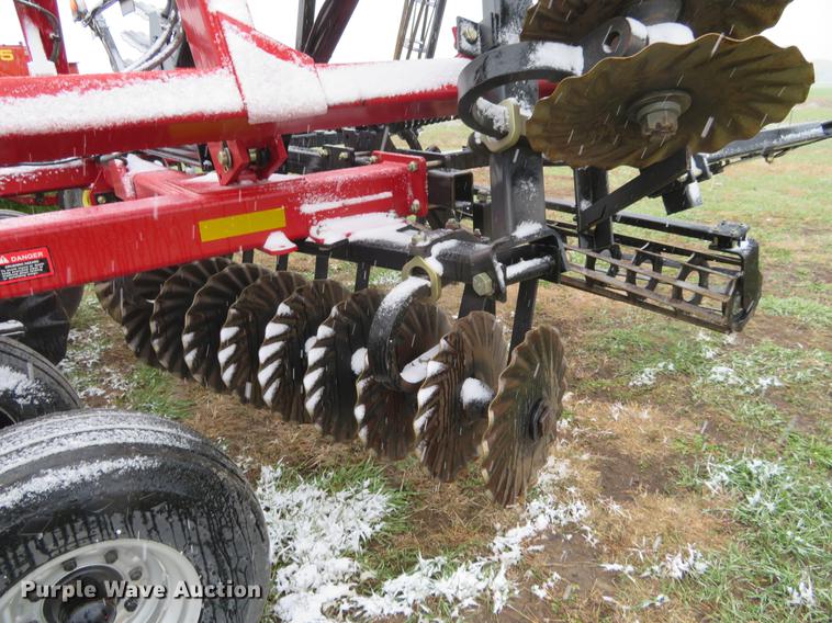 image for item DF9846 Case IH 330 Turbo vertical tillage