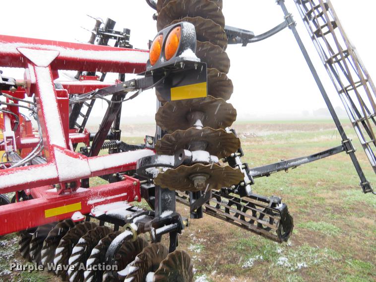 image for item DF9846 Case IH 330 Turbo vertical tillage