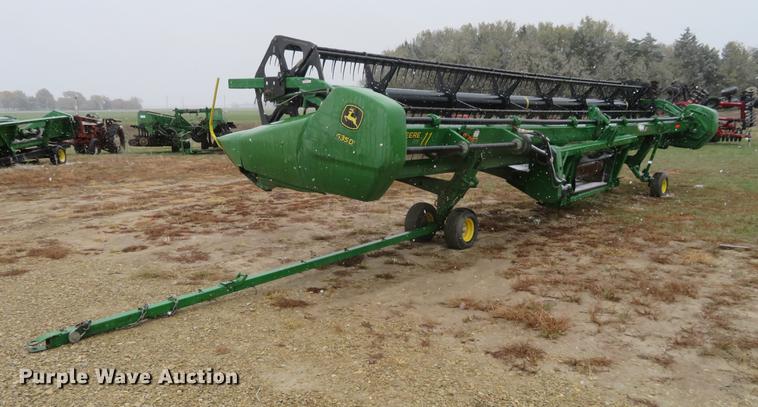 image for item DF9849 2009 John Deere 635D draper head