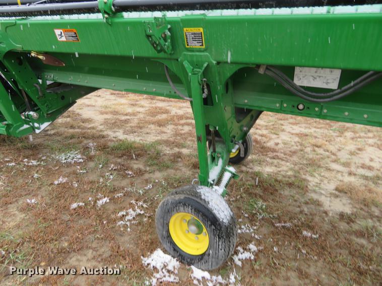 image for item DF9849 2009 John Deere 635D draper head