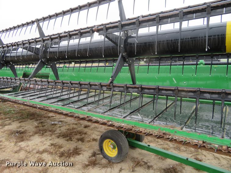 image for item DF9849 2009 John Deere 635D draper head