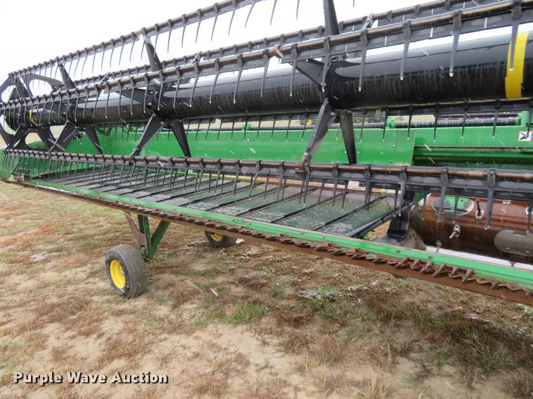 image for item DF9849 2009 John Deere 635D draper head