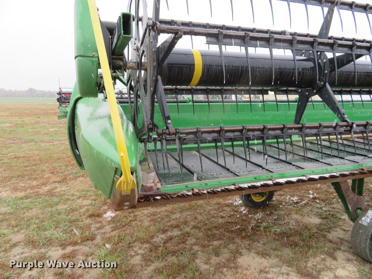 image for item DF9849 2009 John Deere 635D draper head