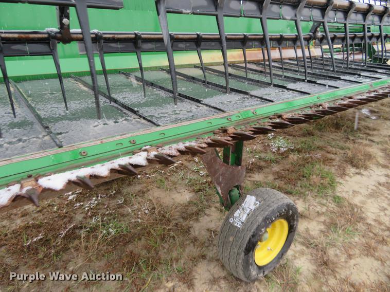 image for item DF9849 2009 John Deere 635D draper head