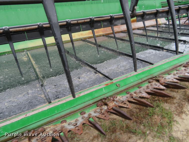 image for item DF9849 2009 John Deere 635D draper head