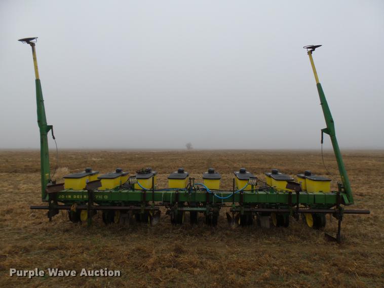 image for item DR9196 John Deere 7100 planter