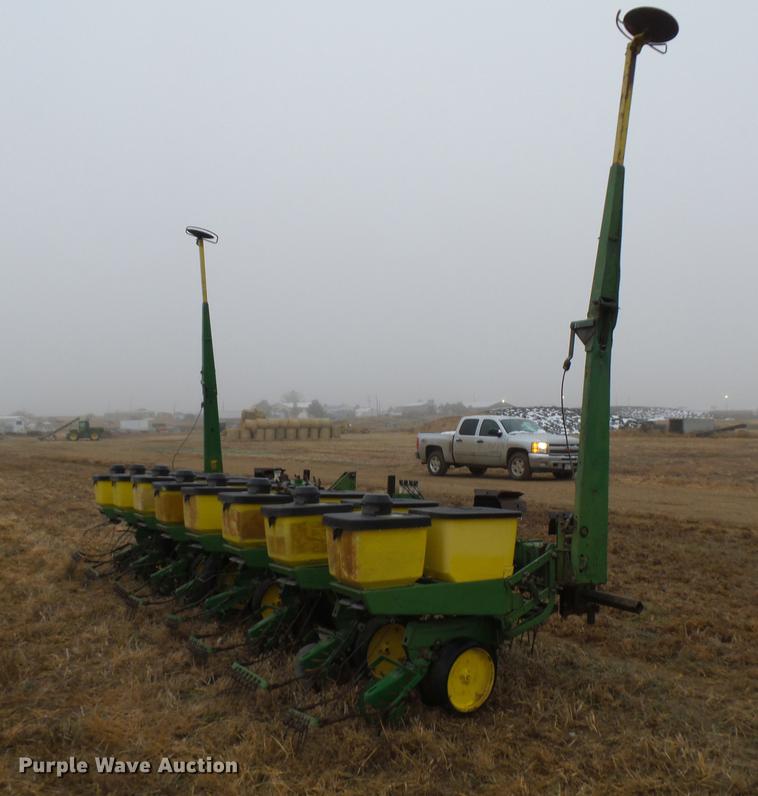 image for item DR9196 John Deere 7100 planter