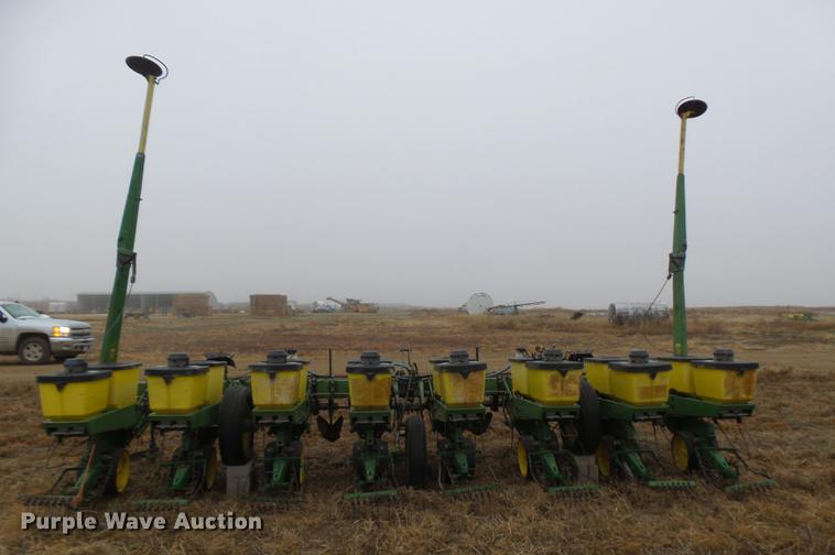 image for item DR9196 John Deere 7100 planter