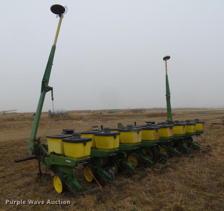image for item DR9196 John Deere 7100 planter