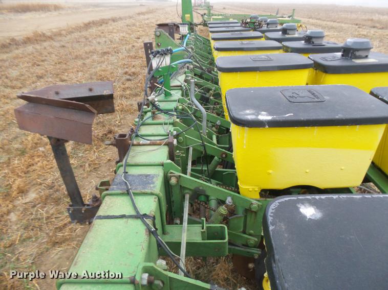 image for item DR9196 John Deere 7100 planter