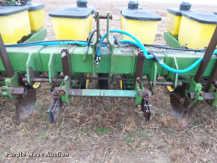 image for item DR9196 John Deere 7100 planter