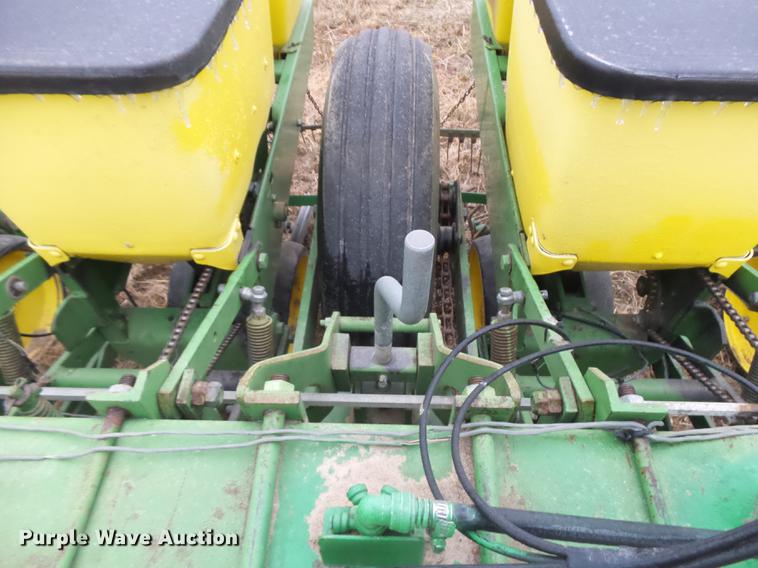 image for item DR9196 John Deere 7100 planter