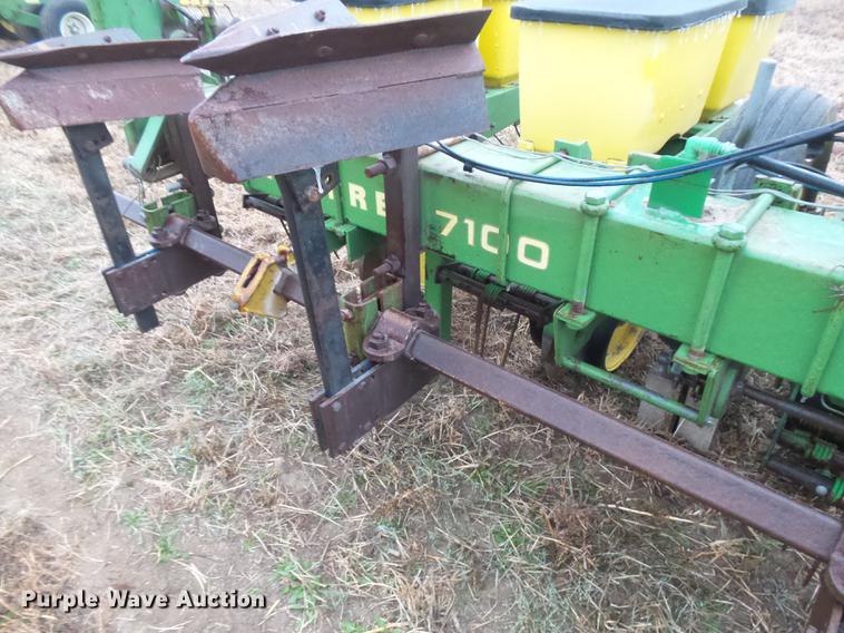 image for item DR9196 John Deere 7100 planter