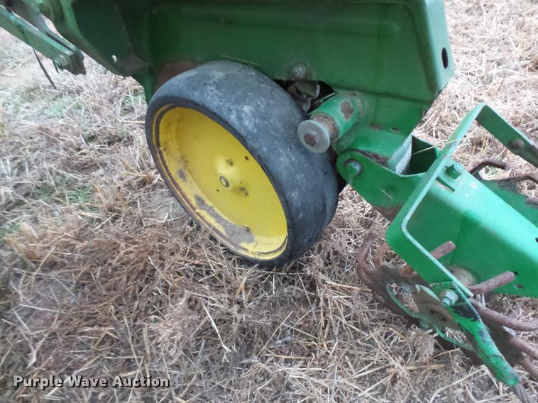image for item DR9196 John Deere 7100 planter