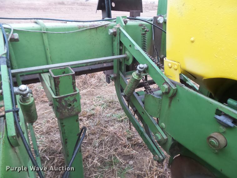image for item DR9196 John Deere 7100 planter