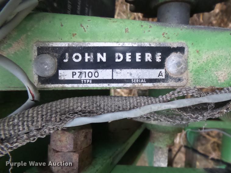 image for item DR9196 John Deere 7100 planter