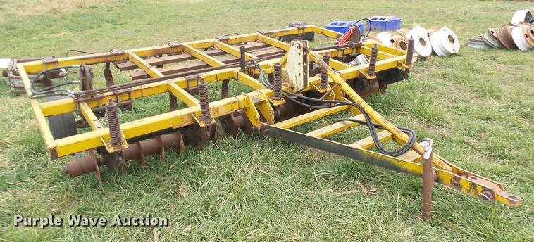 image for item DV9192 Landoll Soilmaster chisel plow