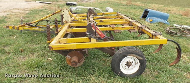 image for item DV9192 Landoll Soilmaster chisel plow