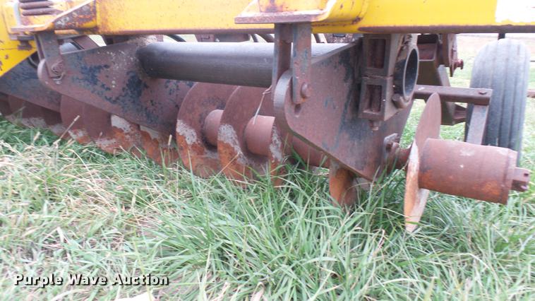 image for item DV9192 Landoll Soilmaster chisel plow