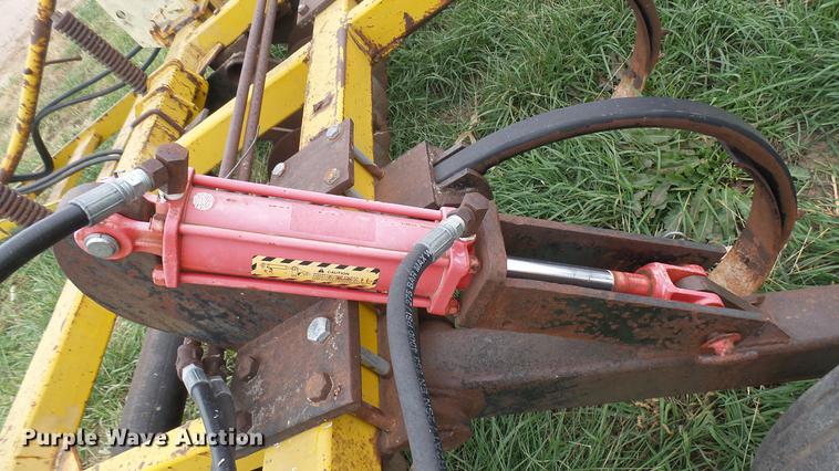 image for item DV9192 Landoll Soilmaster chisel plow