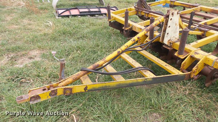 image for item DV9192 Landoll Soilmaster chisel plow