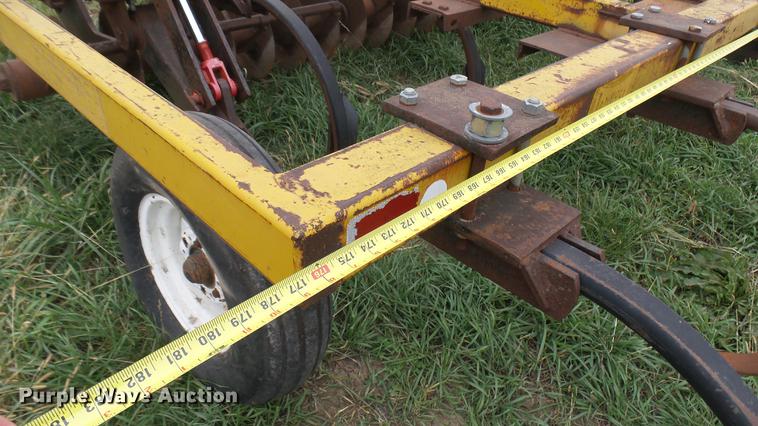 image for item DV9192 Landoll Soilmaster chisel plow