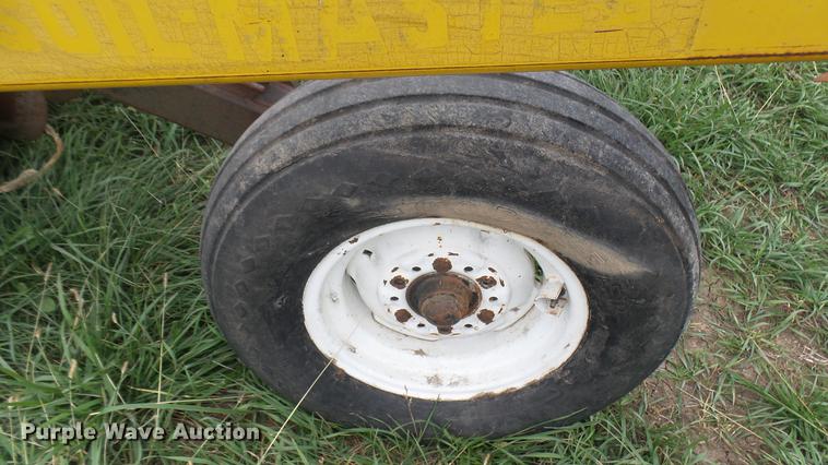 image for item DV9192 Landoll Soilmaster chisel plow