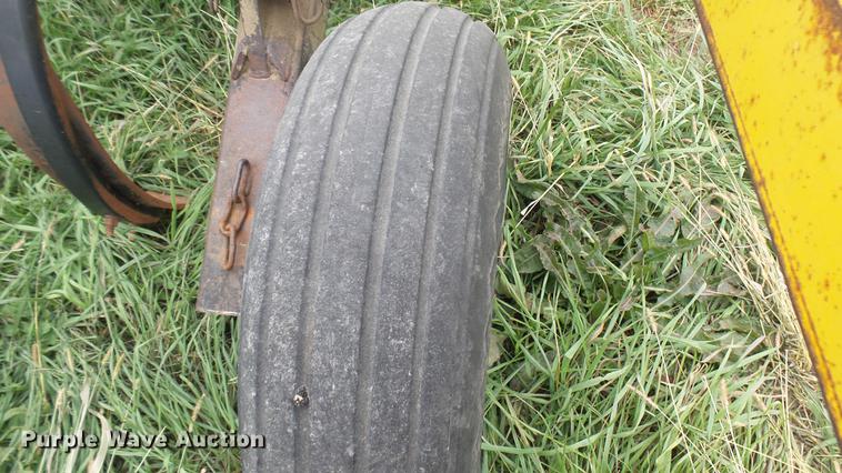 image for item DV9192 Landoll Soilmaster chisel plow