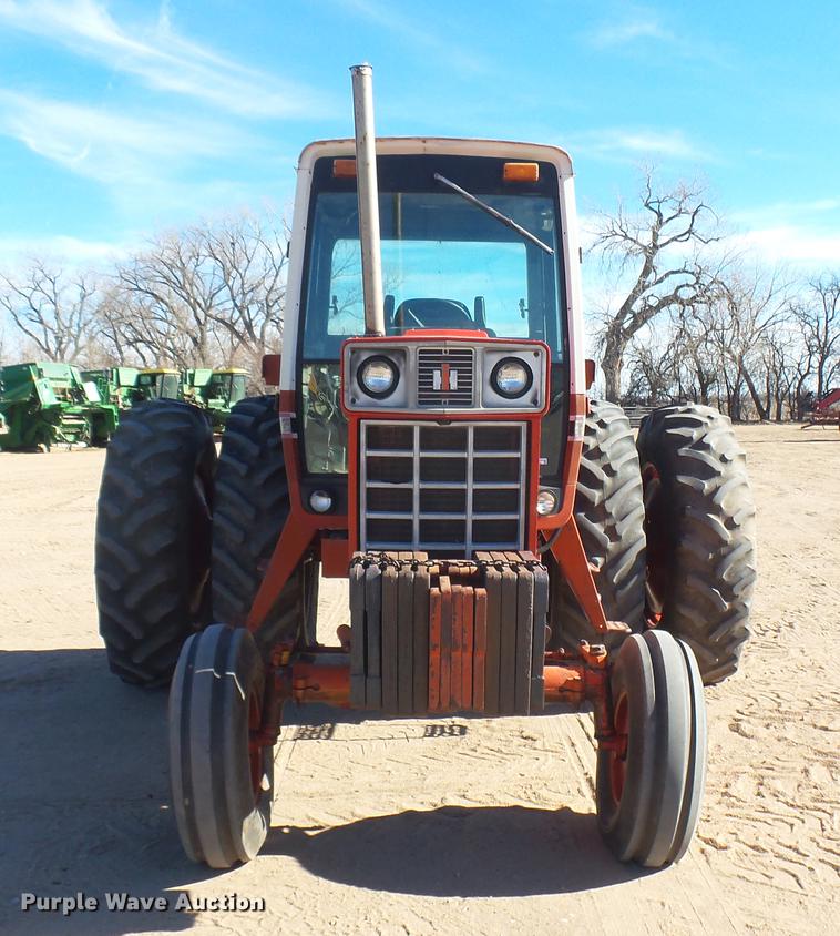 image for item DX9793 International 1086 tractor