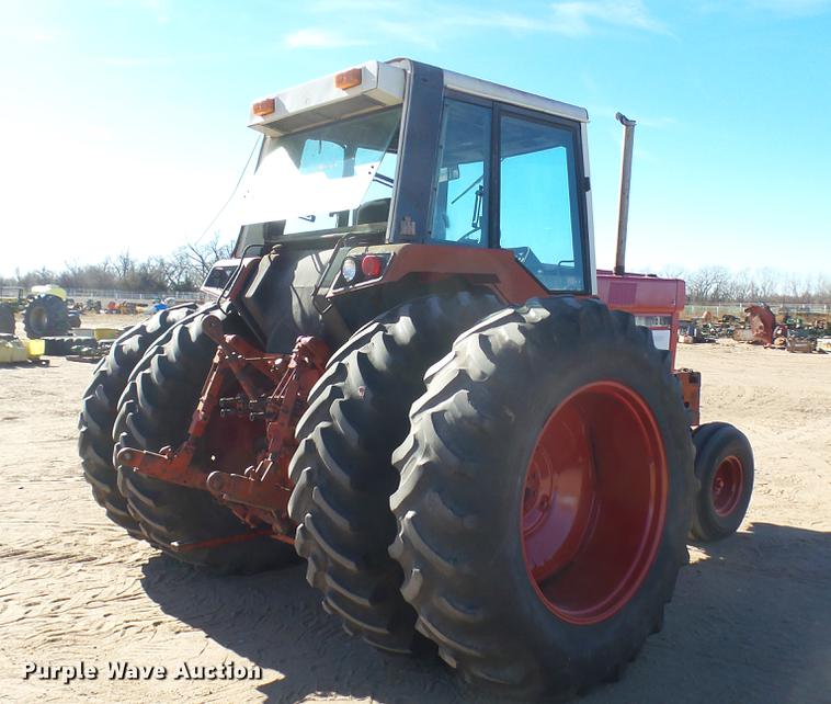 image for item DX9793 International 1086 tractor