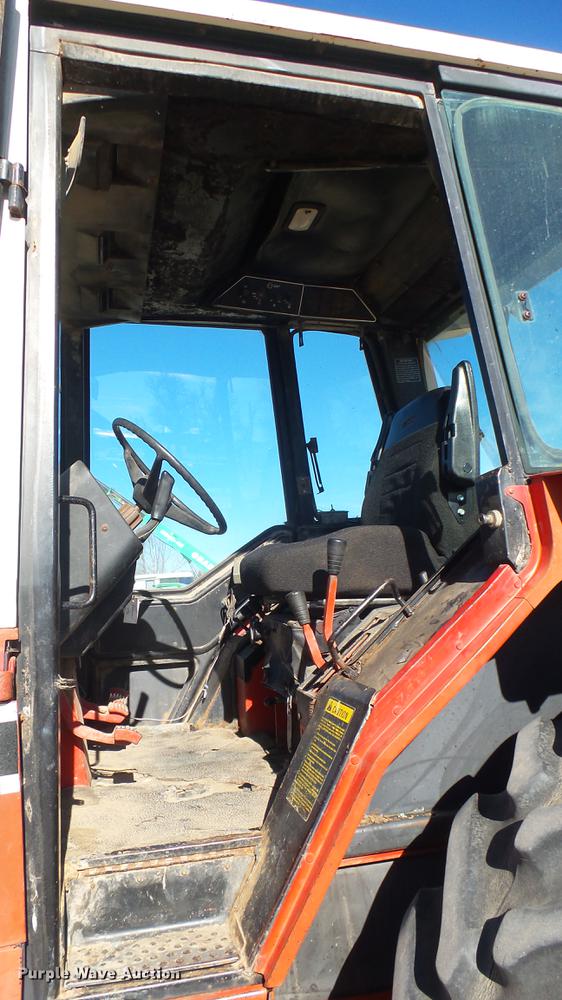 image for item DX9793 International 1086 tractor