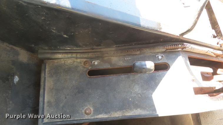 image for item DX9793 International 1086 tractor