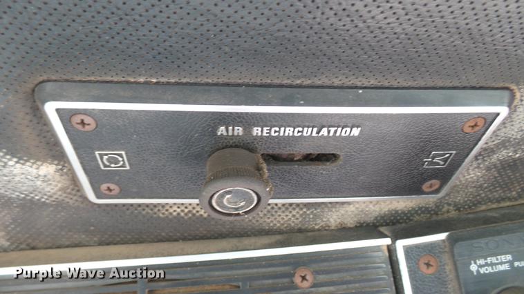 image for item DX9793 International 1086 tractor