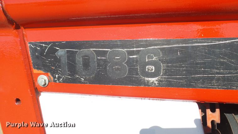 image for item DX9793 International 1086 tractor