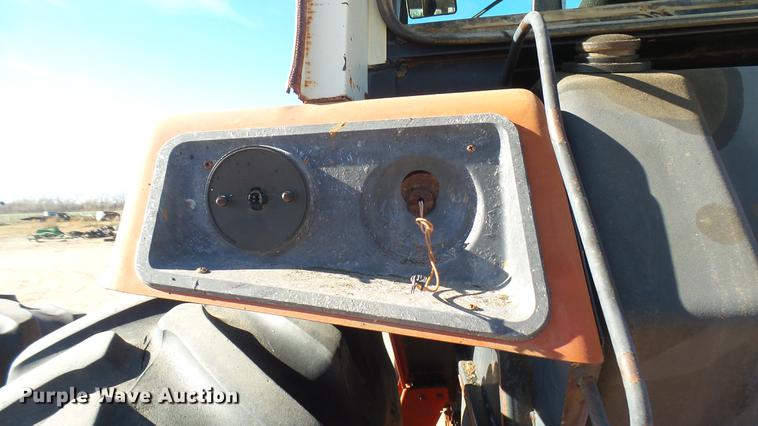 image for item DX9793 International 1086 tractor