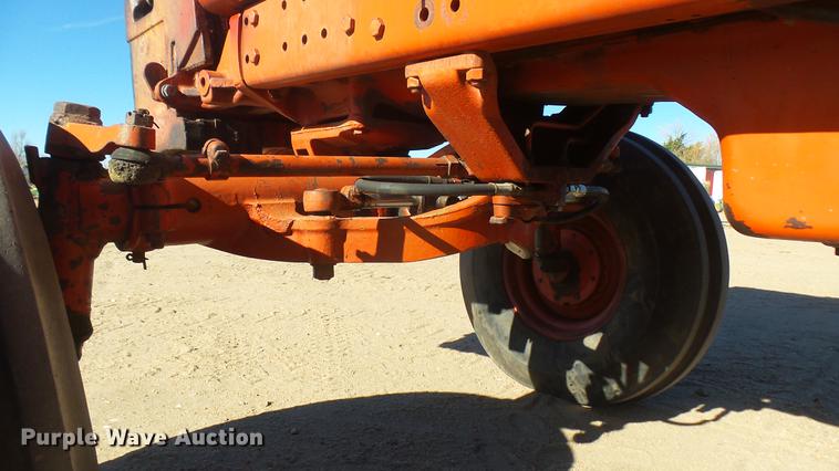 image for item DX9793 International 1086 tractor