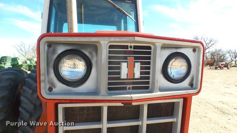 image for item DX9793 International 1086 tractor