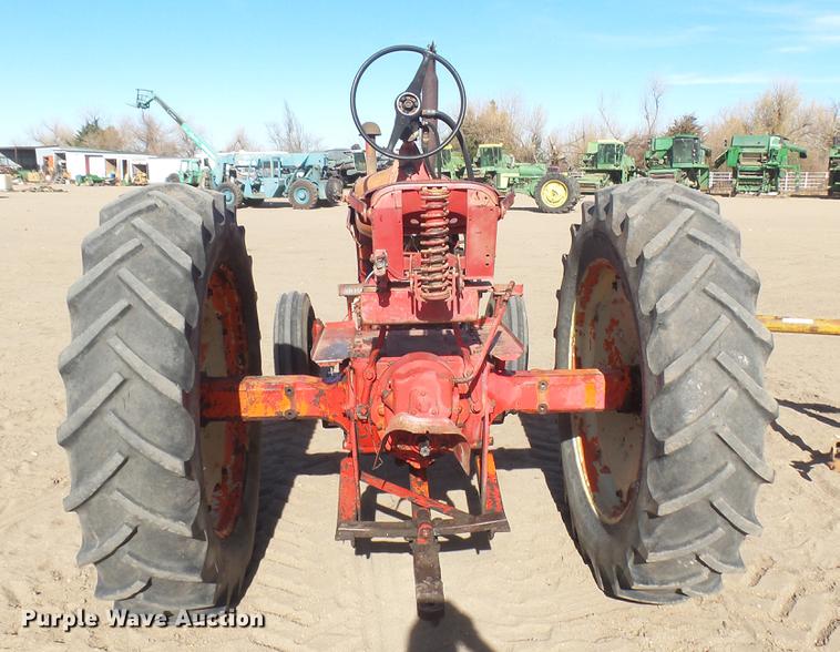 image for item DX9828 Cockshutt 40 tractor