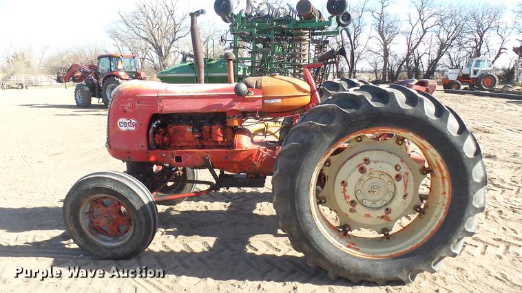 image for item DX9828 Cockshutt 40 tractor