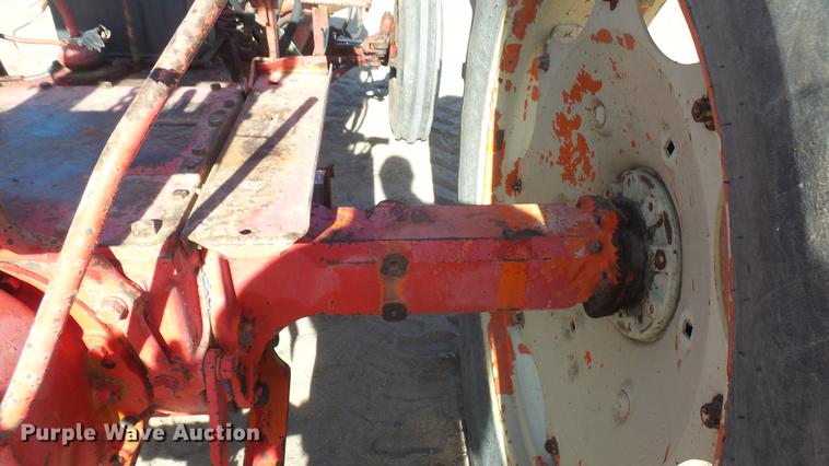 image for item DX9828 Cockshutt 40 tractor