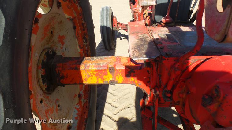 image for item DX9828 Cockshutt 40 tractor