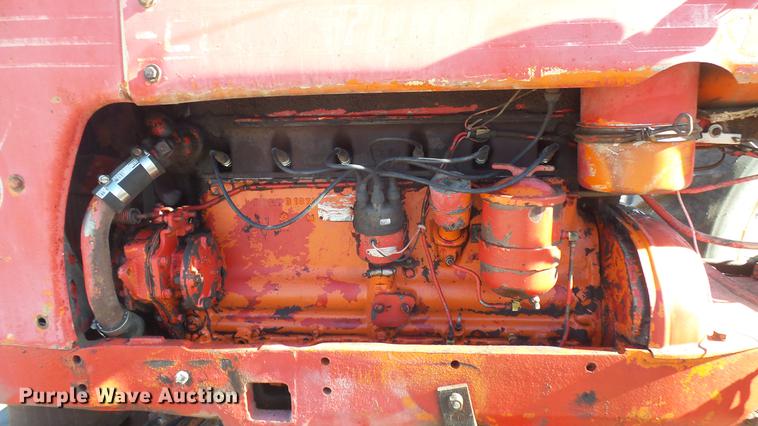 image for item DX9828 Cockshutt 40 tractor